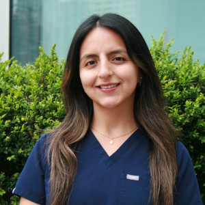 Dr. Belen Albarracin